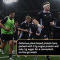 Elite All Blacks Plant−Based HiLo® Protein Bar − Chocolate and Salted Caramel Flavour 